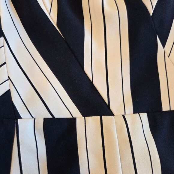 H&M Striped Navy Strapless Culottes Jumpsuit Bandeau Tie Waist Capri Wide Leg 6 - Picture 6 of 10